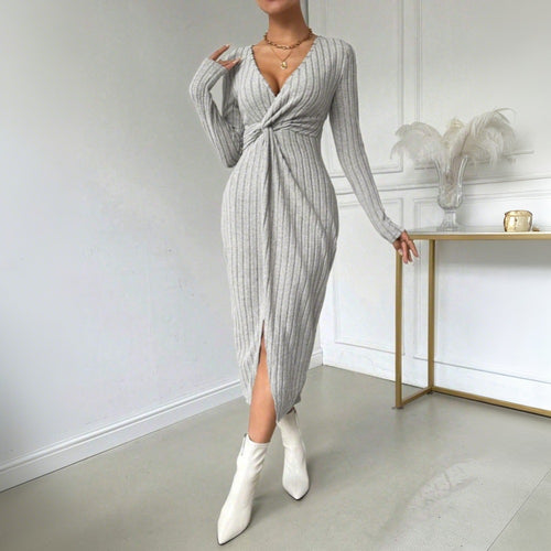 Damen geripptes Twist-Midikleid mit V-Ausschnitt, taillierter Silhouette und Frontschlitz – Élara