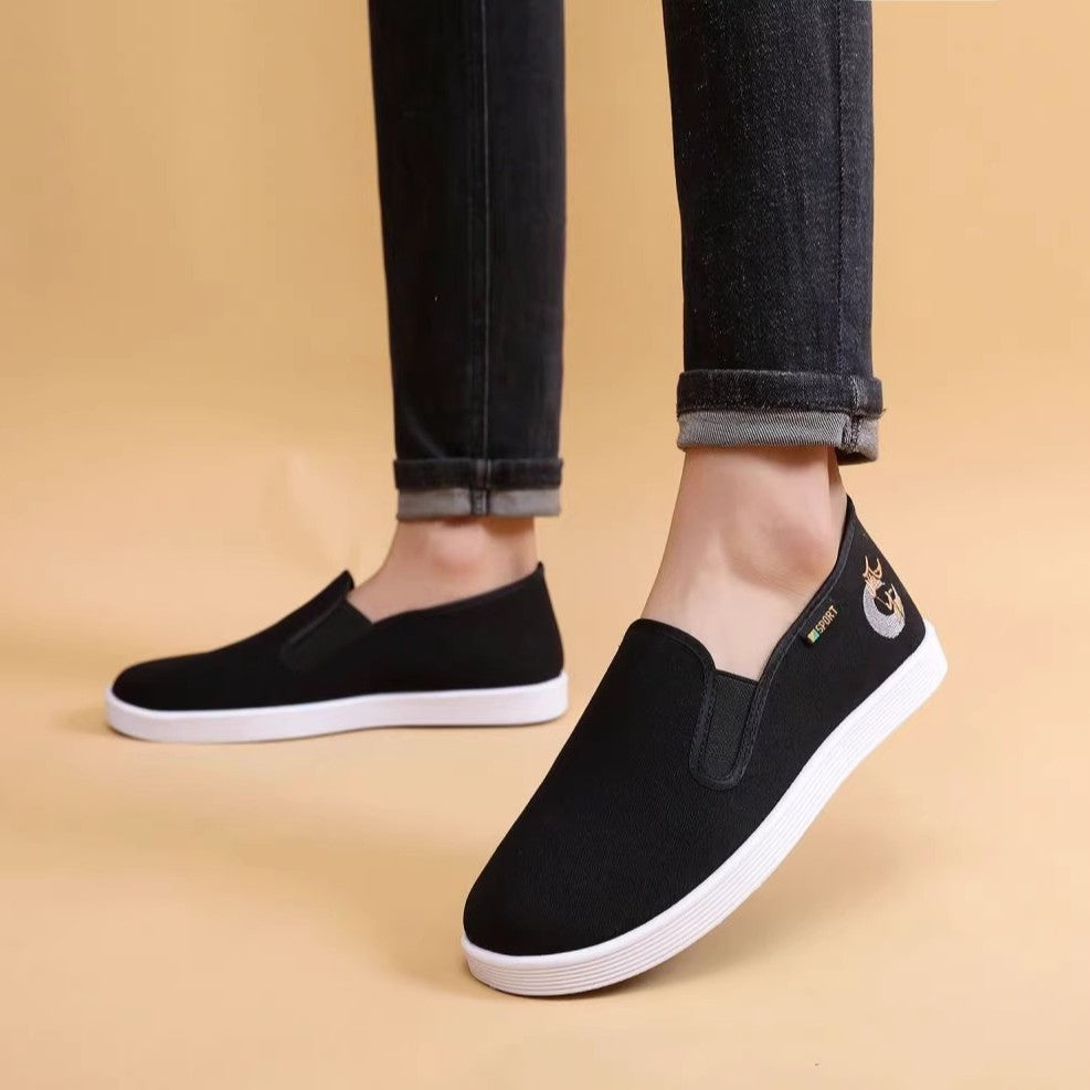 Herren Baumwoll-Slip-On mit gesticktem Motiv und rutschfester Gummisohle Echoarhiv