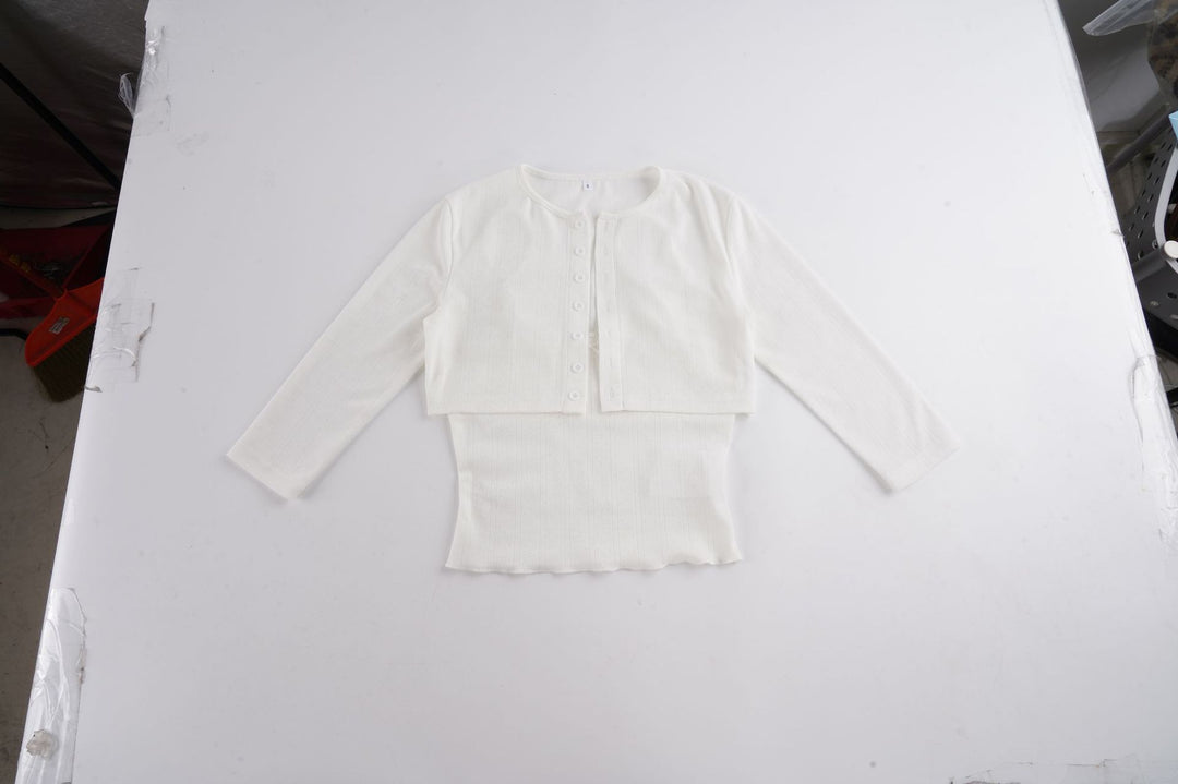 Damen Zweiteiliges Feines Bolero-Set mit Spitzen-Cami und Knopfleisten-Cardigan – Élanora