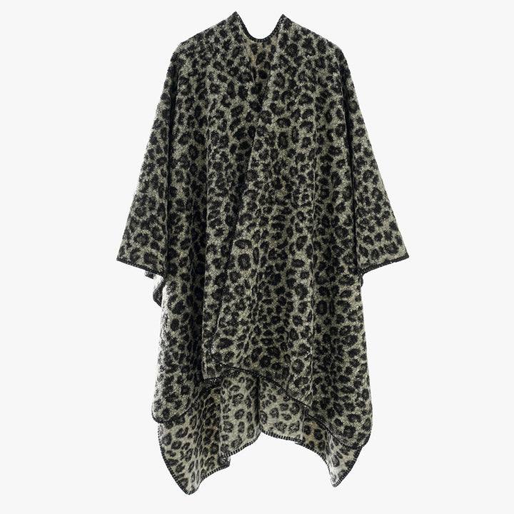 Damen Rechteckiger Wickel‑Ruana mit Leoparden‑Bouclé und feiner Kettelung – Avérine