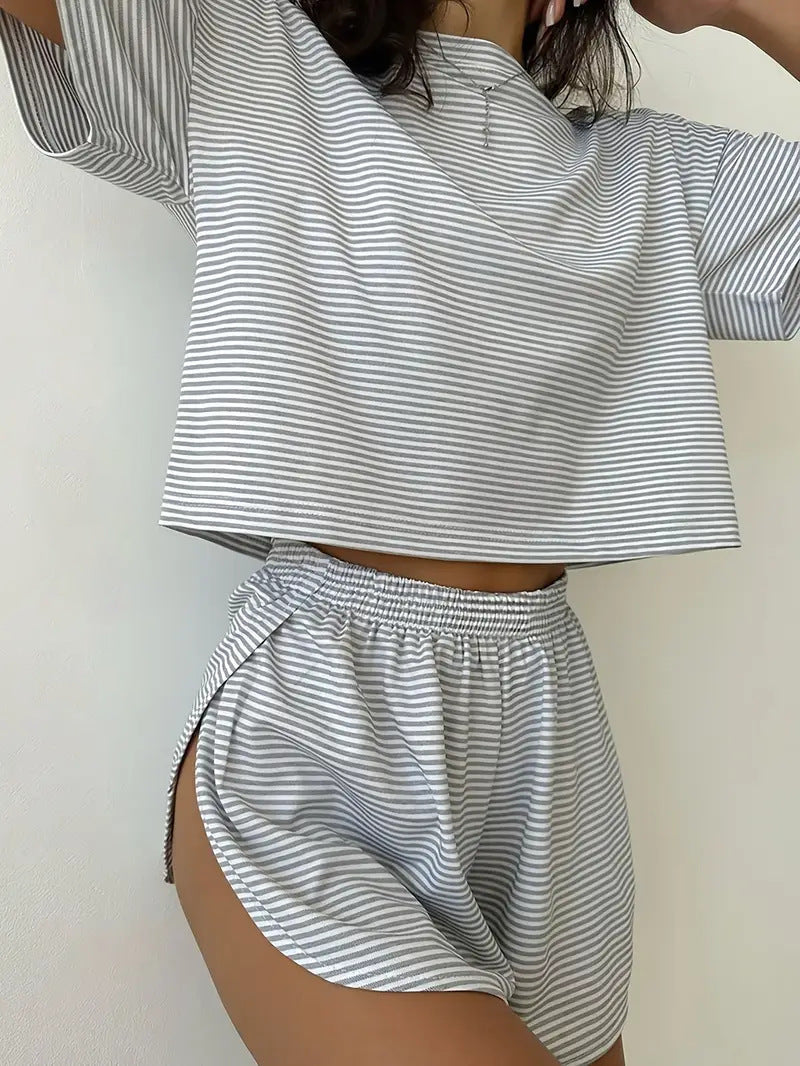 Damen Lässiges Streifen-Set mit weitem T-Shirt und Shorts Echo Archiv