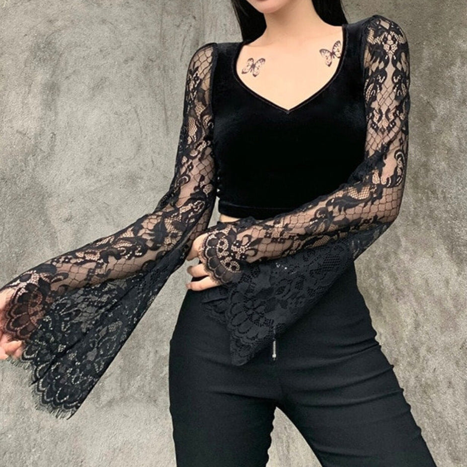 Damen Crop-Top mit eleganten Spitze-Ärmeln und figurbetontem Schnitt Echo Archiv