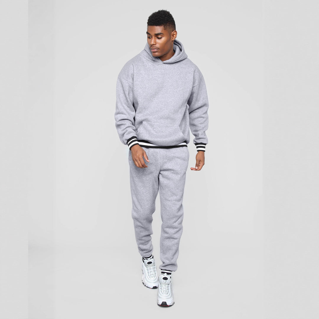 Herren sportliches Sweatshirt mit bequemen Jogginghosen im urbanen Style Echoarchiv