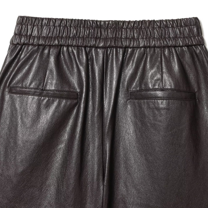 Damen Kunstleder Shorts mit elastischem Bund und modischen Details Echo Archiv