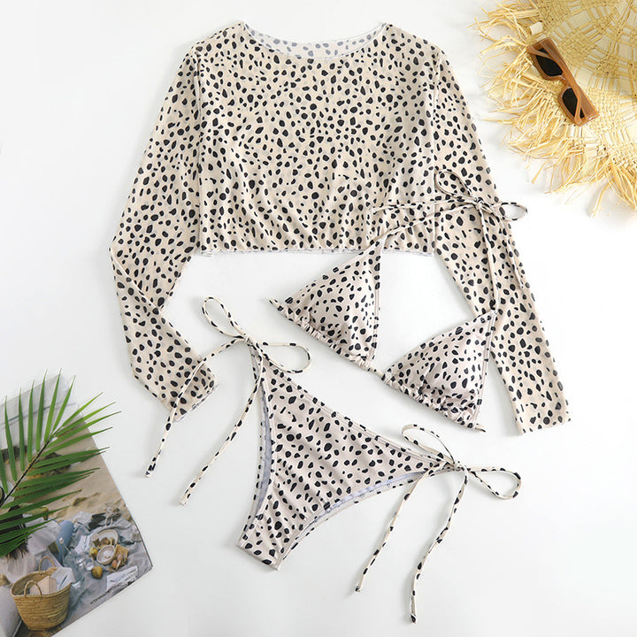Damen Bikini-Set mit langärmligem Mesh-Oberteil und modischen Details Echo Archiv