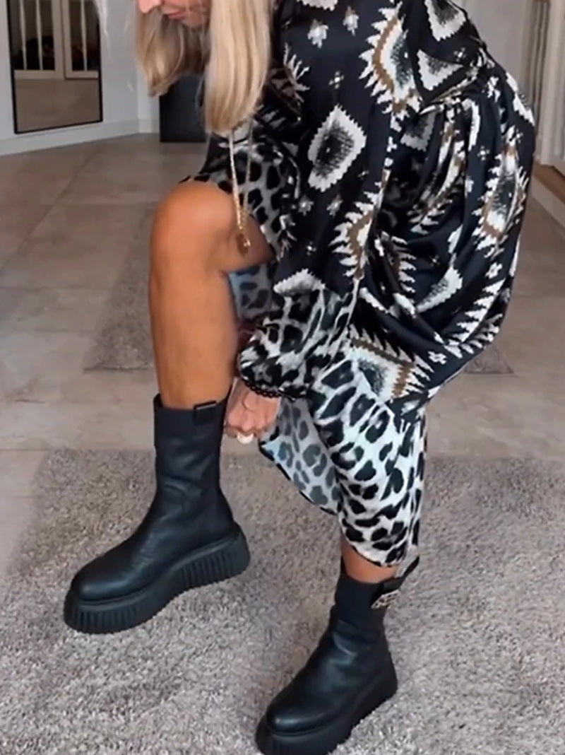 Damen nan fließendes Maxikleid mit Ethno‑Diamantprint, Schlüsselloch‑Ausschnitt und Kontrast‑Volant Echo Archiv