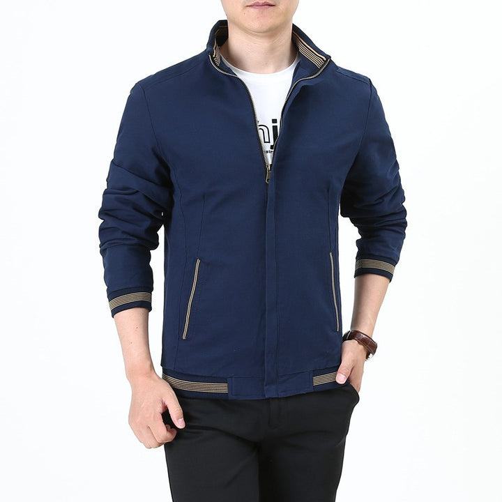 Herren nan taillierte Harrington-Jacke aus Baumwoll-Twill mit verdecktem Reißverschluss und gestreiften Bündchen Echo Archiv
