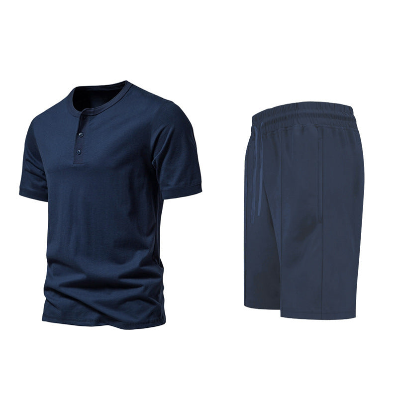 Herren sportliches Freizeitset mit knöpfbarem Oberteil und bequemen Shorts Echoarchiv