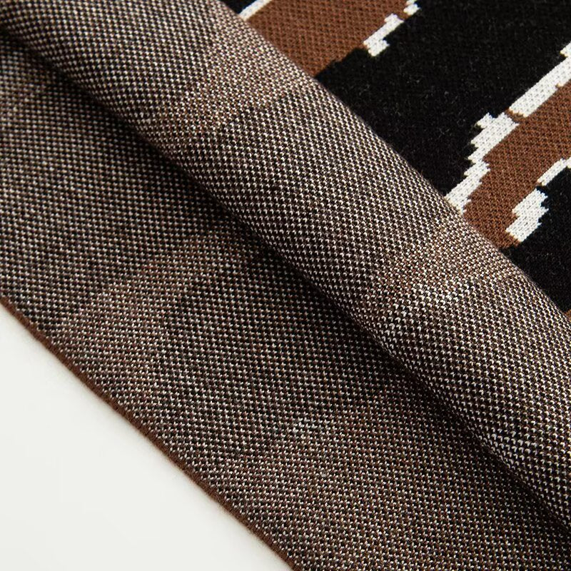 Damen Oversize Strickpullover mit Stehkragen und Jacquard-Leopardenmuster Echo Archiv