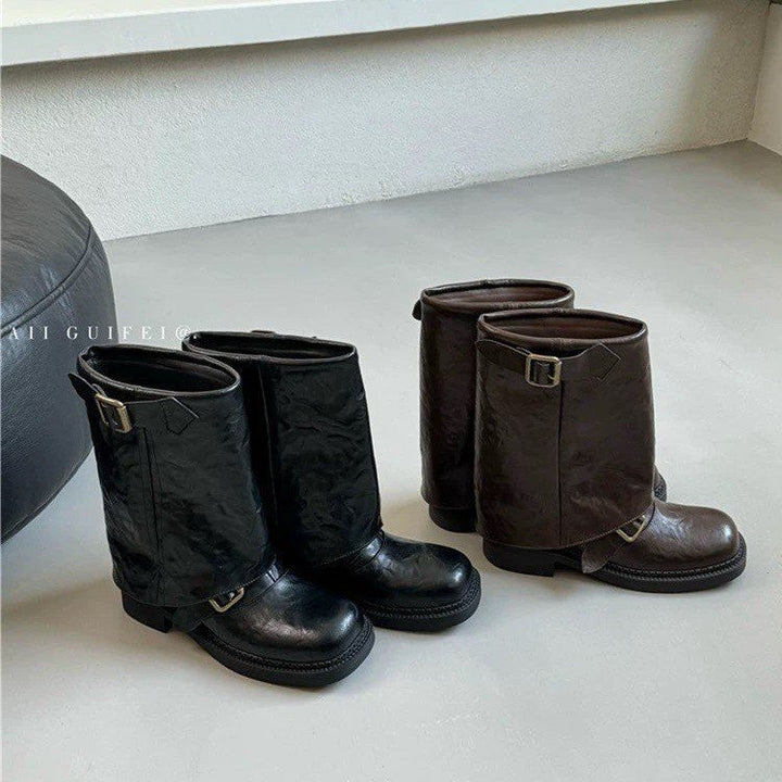 Damen Glänzende Mid‑Calf Bikerboots mit Zierriemen und Schnallen Echo Archiv