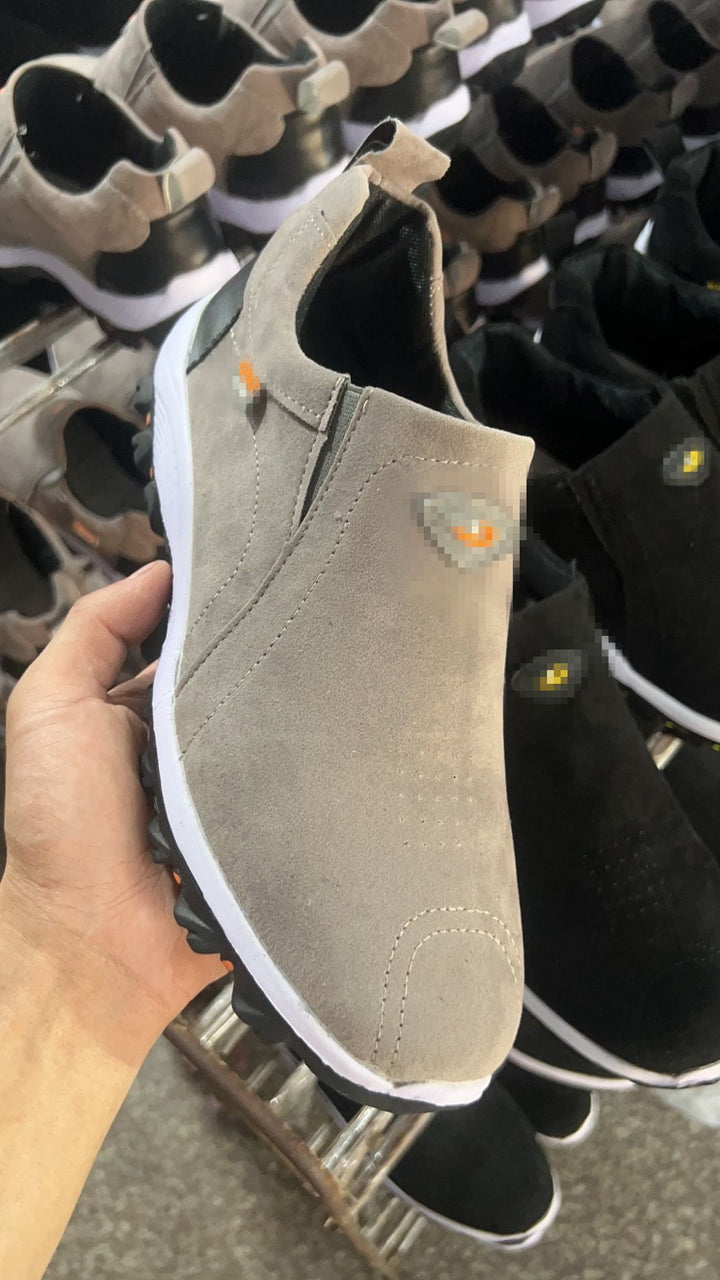 Damen Slip-On Sneaker aus Veloursimitat mit elastischen Seiteneinsätzen und profilierter Gummilaufsohle Echo Archiv