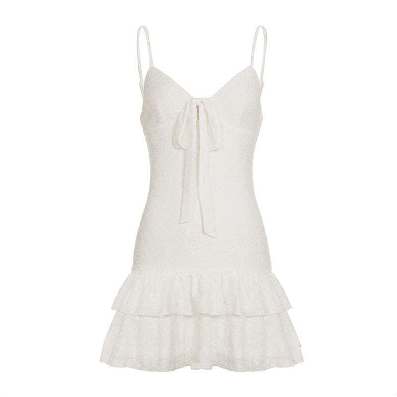 Damen verspieltes Sommerkleid mit Rüschensäumen und Schleifen-Detail Echo Archiv