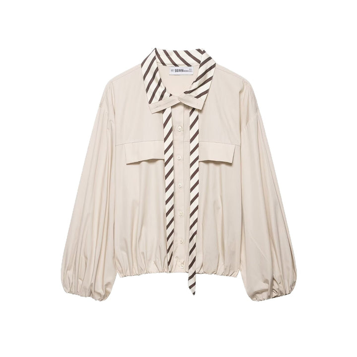 Damen Schluppenbluse im Cropped‑Boxy‑Schnitt mit Ballonärmeln und kontrastierter Schluppenblende Echoarchiv