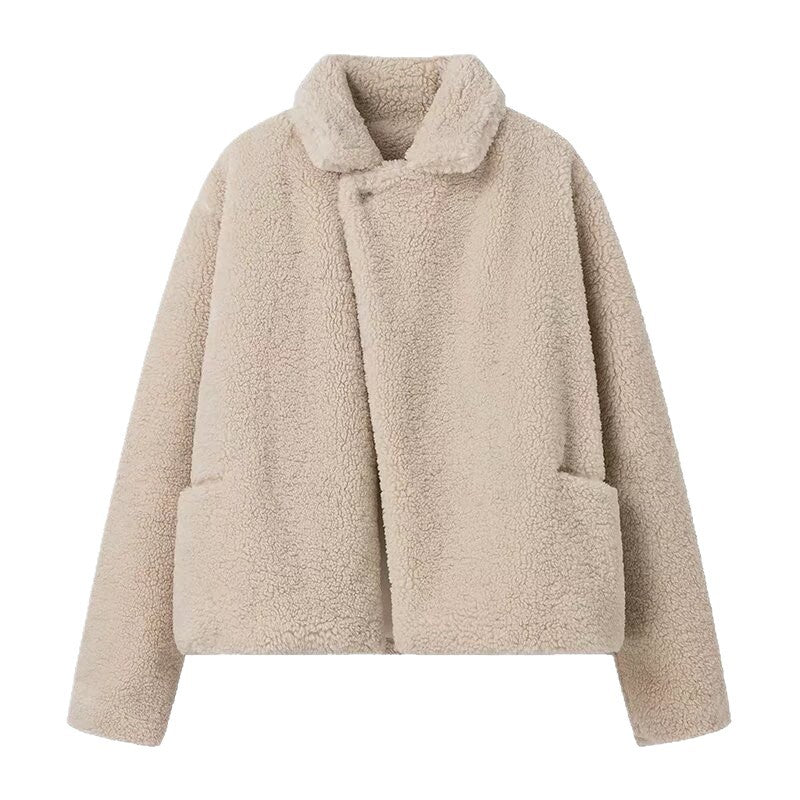Damen Kurz geschnittene Teddyjacke im Lammfell‑Look mit Oversize‑Reverskragen Echo Archiv