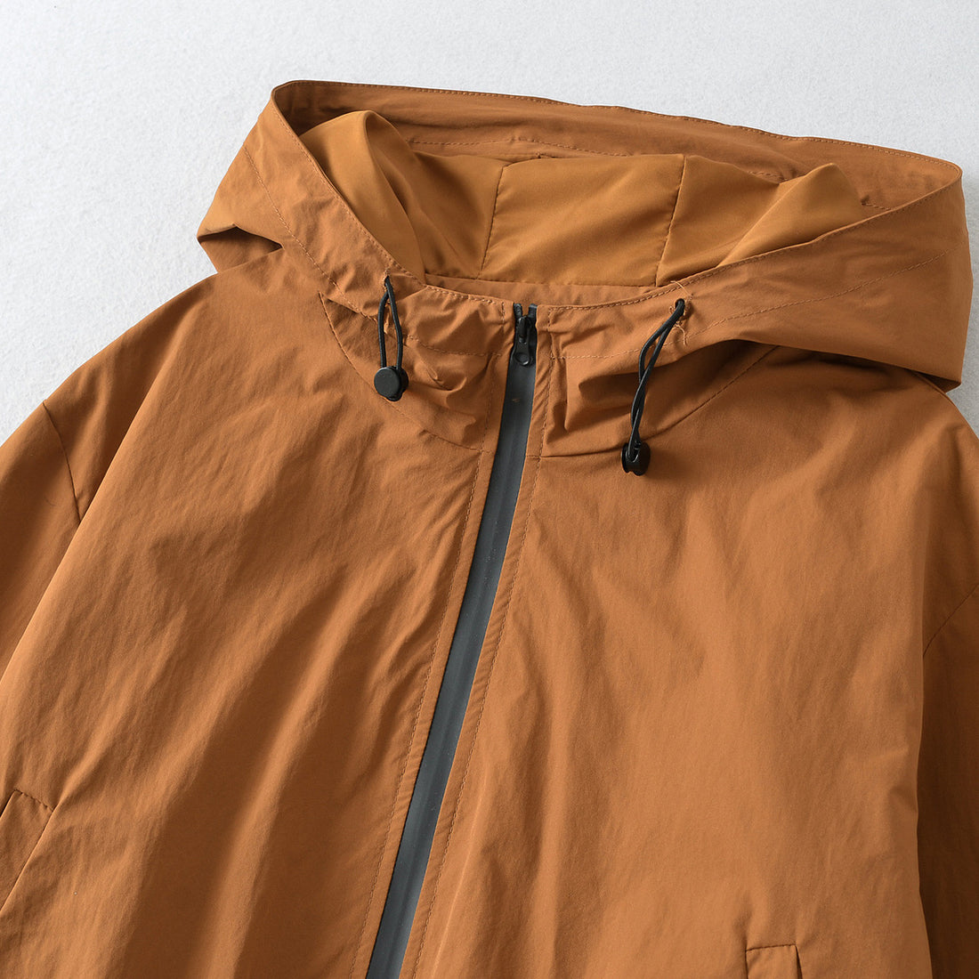 Damen Cropped Übergangsjacke mit Kapuze, Tunnelzug und elastischem Saum Echoarchiv