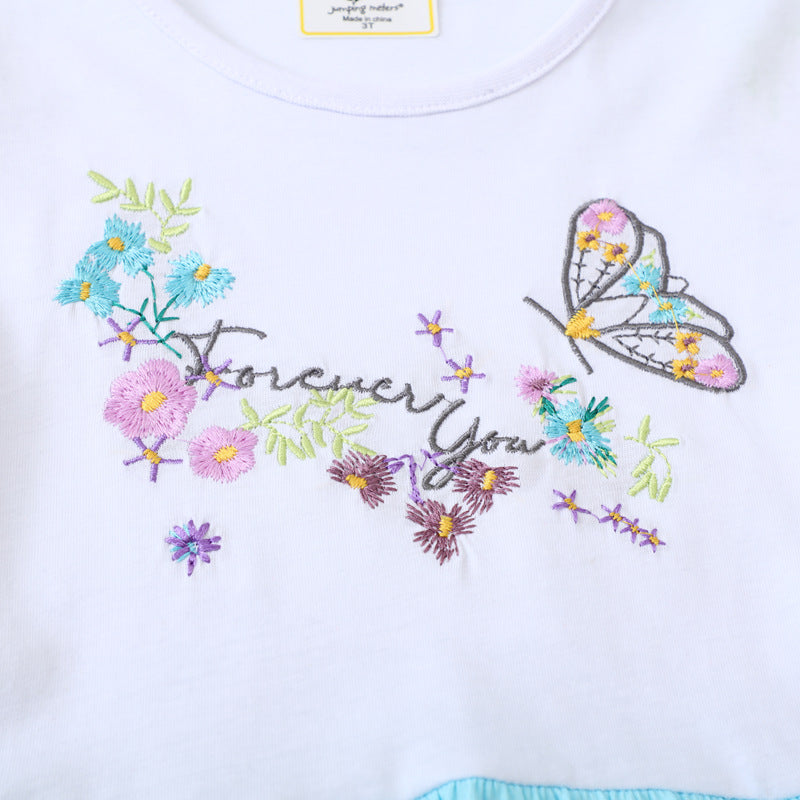 Mädchen Freizeitkleid mit bezaubernder Blumen- und Schmetterlingsstickerei Echo Archiv
