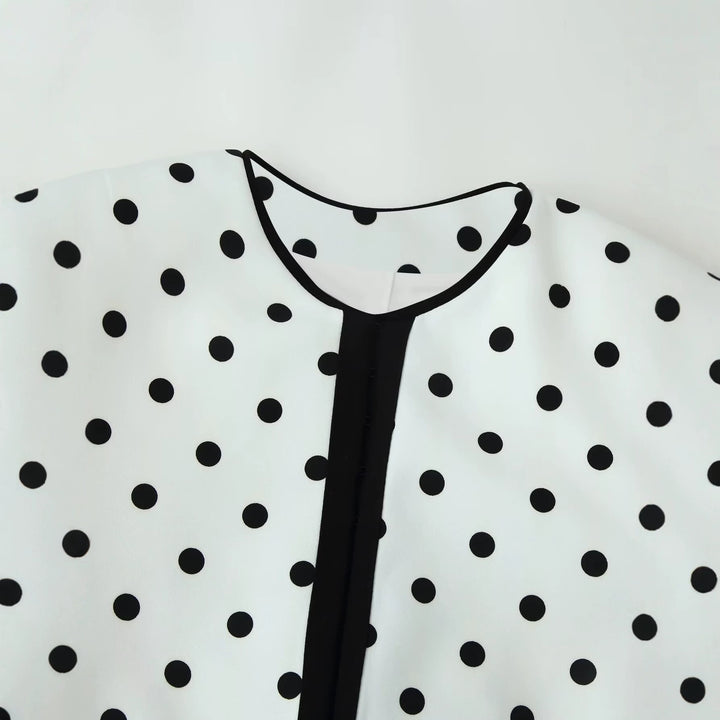 Damen Kurzblazer im Polka-Dot-Design mit Rundhalsausschnitt, kurzem Schnitt und Kontrastpaspeln Echo Archiv