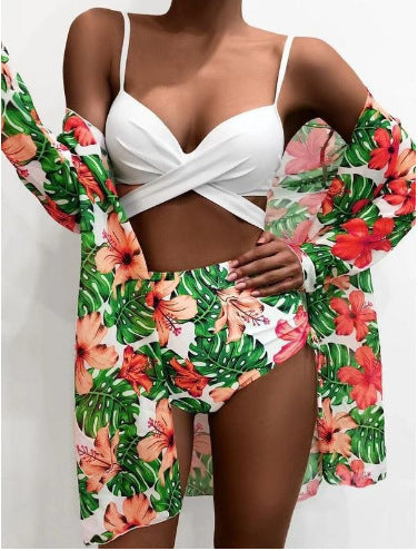 Damen Zweiteiliges Bikini-Set mit floralem Wickelüberwurf Echo Archiv