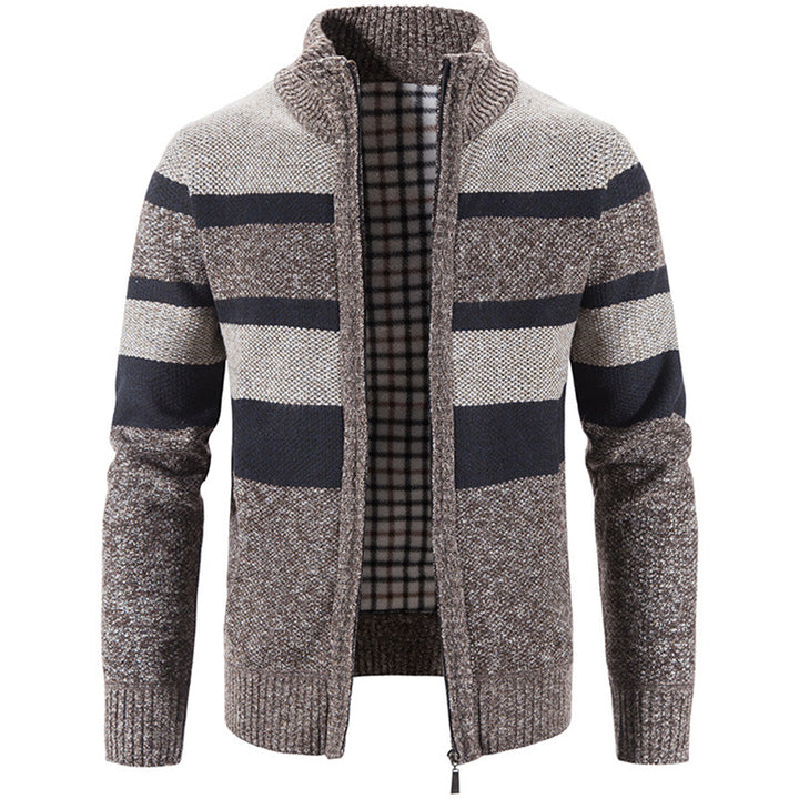 Herren Strickjacke mit hohem Kragen und kontrastierenden Mustern Echoarchiv