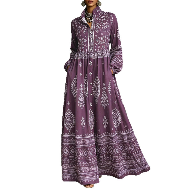 Damen Boho-Maxi-Hemdkleid mit Stickbordüren, hoher Stehkragen und Taschen Echoarchiv