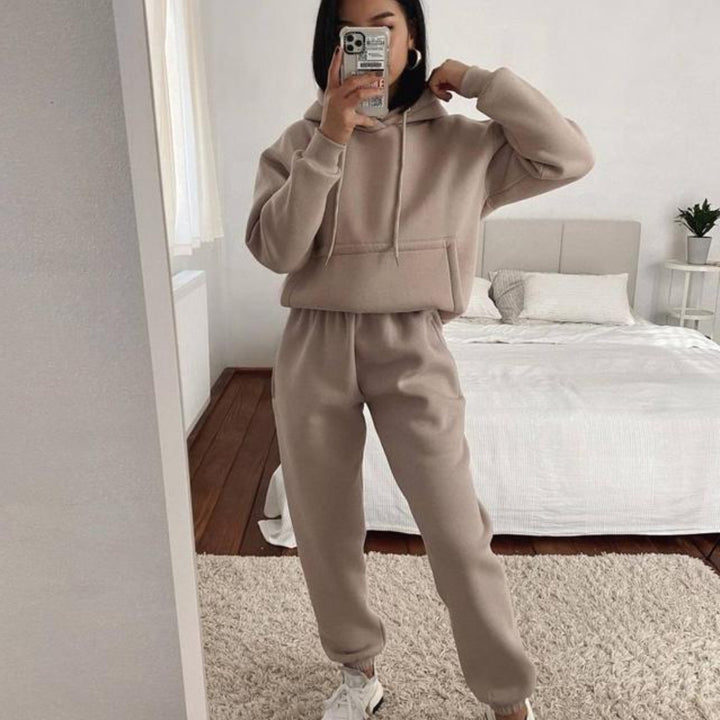 Damen nan kuscheliger Oversize-Kapuzenpullover und Highwaist-Jogginghose Set Echo Archiv