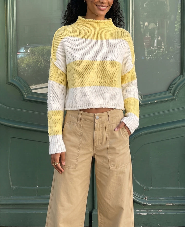 Damen Grobgestrickter Cropped-Pullover mit Stehkragen und überschnittenen Ärmeln Echoarchiv
