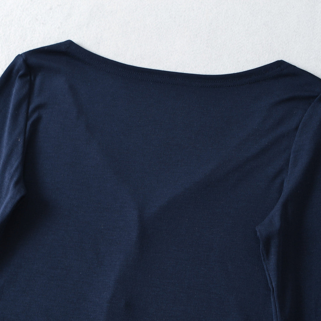 Damen Cropped Jersey-Cardigan mit tiefem V-Ausschnitt und schmaler Knopfleiste Echoarchiv