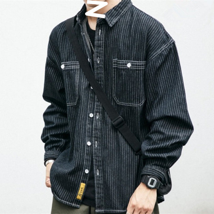 Herren Denim-Hemdjacke mit modernem Streifenmuster und praktischen Brusttaschen Echoarchiv