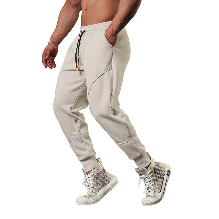 Herren moderne Sweatpants mit innovativem Schnitt und praktischen Taschen Echoarchiv