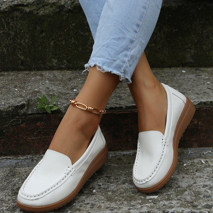 Damen lässige Slip-On Loafer mit ergonomischer Keilsohle, gepolstertem Komfortfußbett und dekorativer Kontrastnaht Echo Archiv