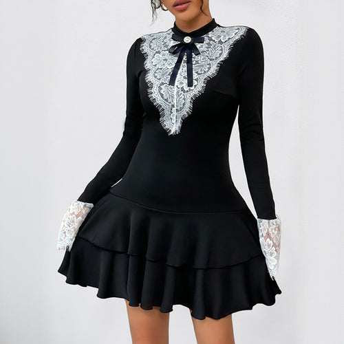 Damen Elegantes Kleid mit Spitzenverzierung Echo Archiv