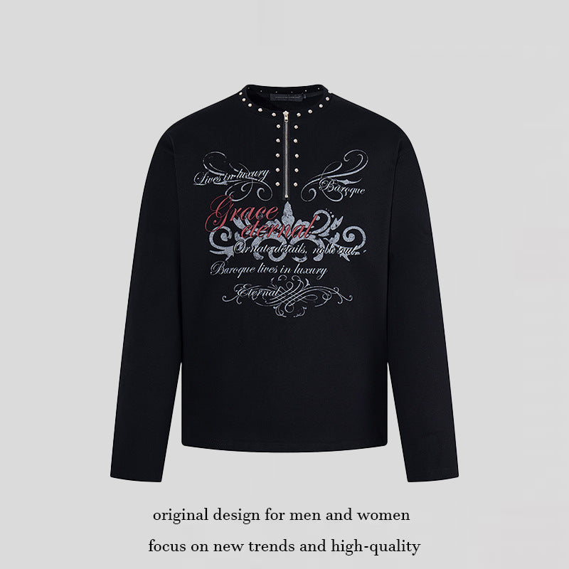Damen Langarmshirt mit Halb-Reißverschluss, Nietenkragen und Barock-Schriftprint Echoarchiv