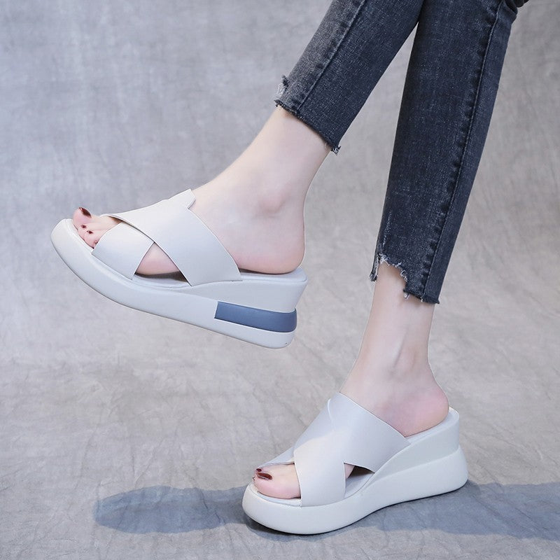 Damen nan Plateau-Pantolette mit überkreuzten Lederoptik-Riemen und ergonomischem Fußbett Echo Archiv