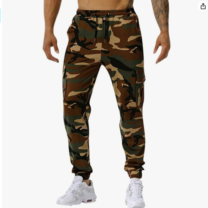 Herren Cargohose mit praktischen Seitentaschen im Camouflage-Design Echoarchiv
