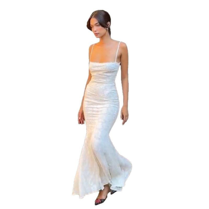 Damen Elegantes figurbetontes Abendkleid mit schickem Schleppe-Design Echo Archiv