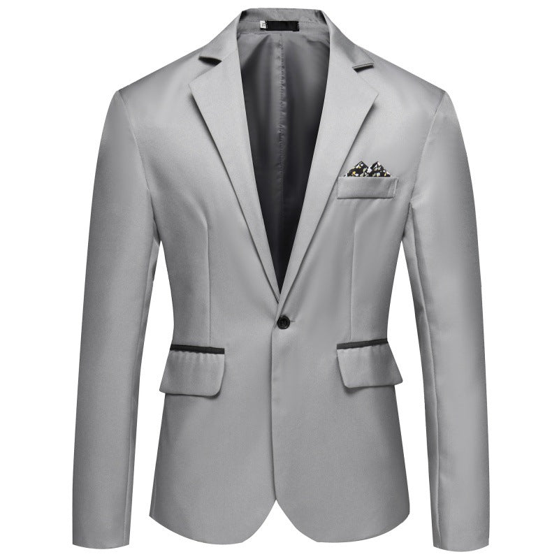 Herren Eleganter Blazer mit seidig-matter Oberfläche und Knopfdetails Echoarchiv