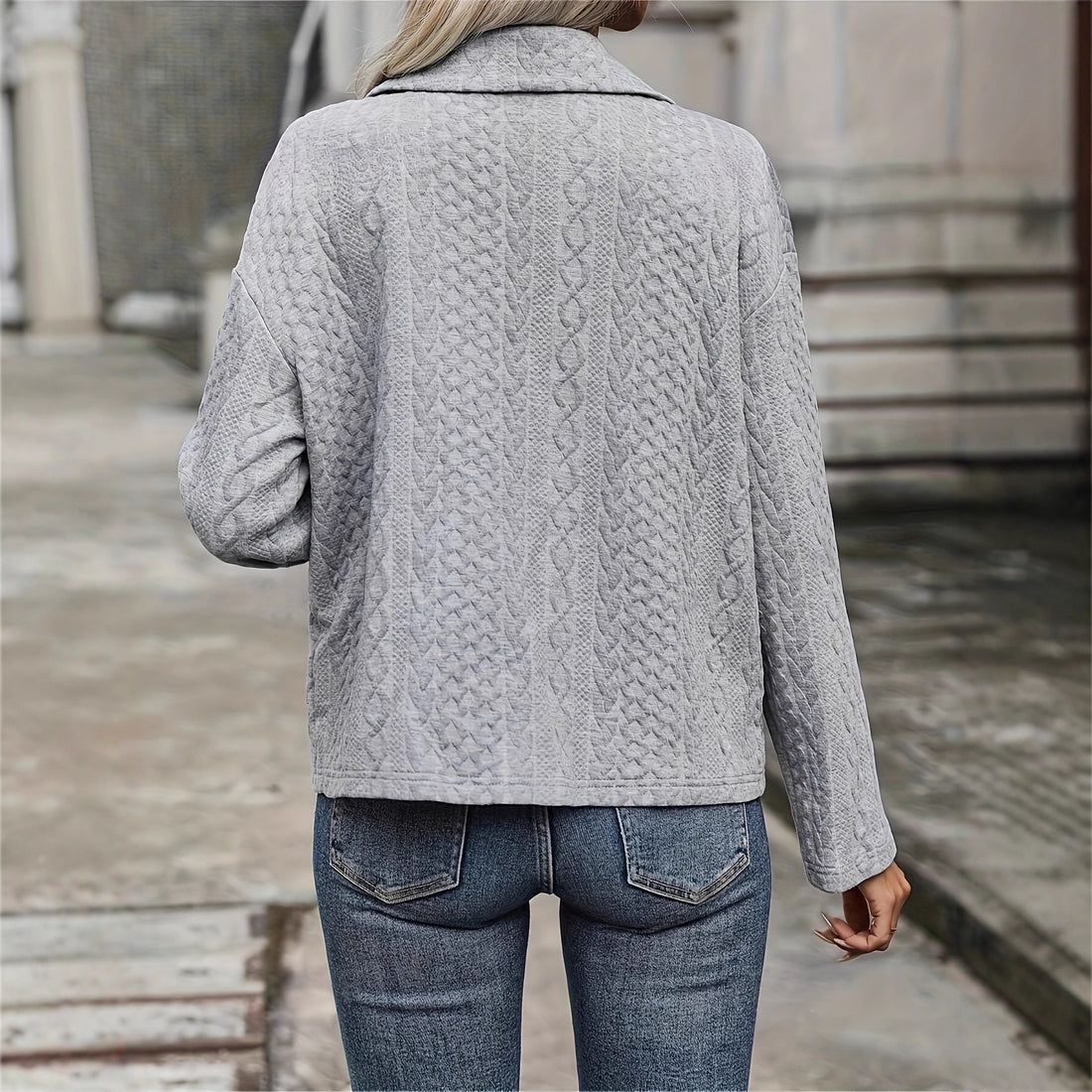 Damen Strukturierte Stepp-Hemdjacke mit Pattentaschen – Célinea