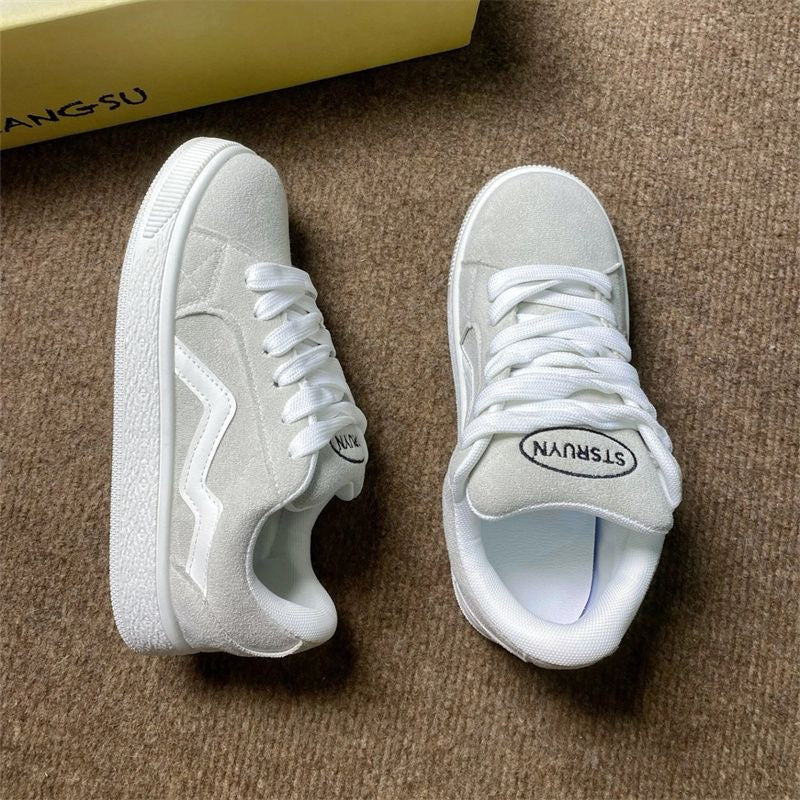 Damen Sportliche Sneaker mit hochwertigem Wildleder und rutschfester Sohle Echo Archiv
