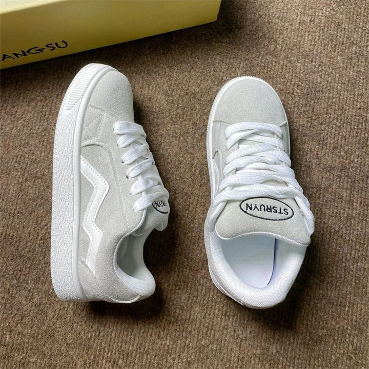 Damen Sportliche Sneaker mit hochwertigem Wildleder und rutschfester Sohle Echo Archiv