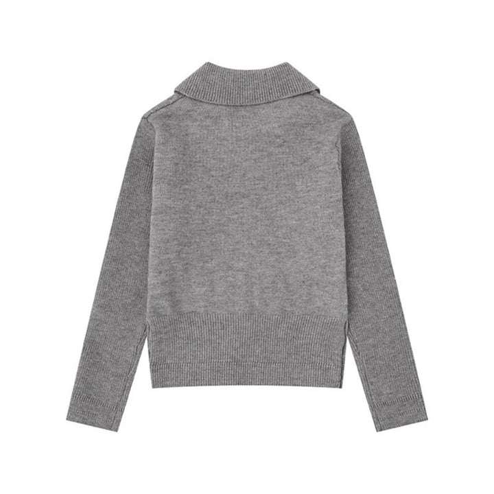 Damen Feinstrick-Polo-Pullover mit Zopfmuster, Zierknopfbesatz und taillierter Passform Echoarchiv