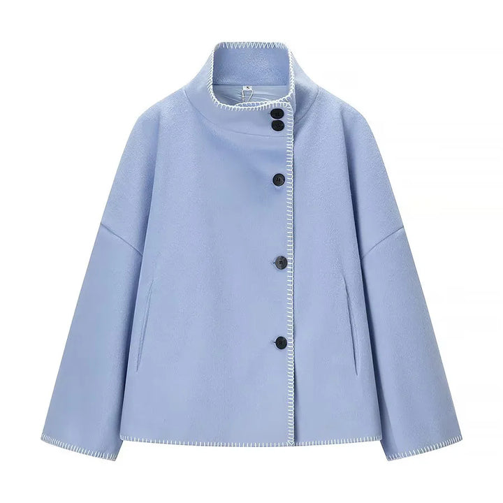 Damen kastiger Kurzmantel mit Stehkragen kontrastierender Ziernaht und Eingrifftaschen – Célinea