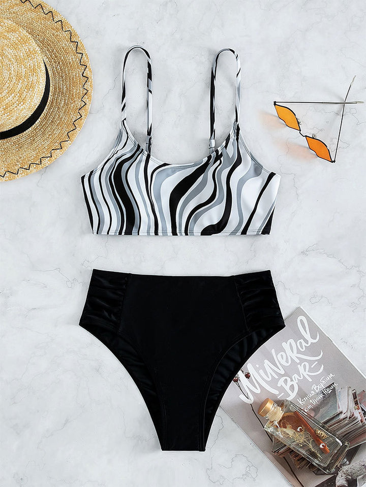 Damen Hochgeschnittener Bikini mit wellenförmigem Oberteil Echo Archiv
