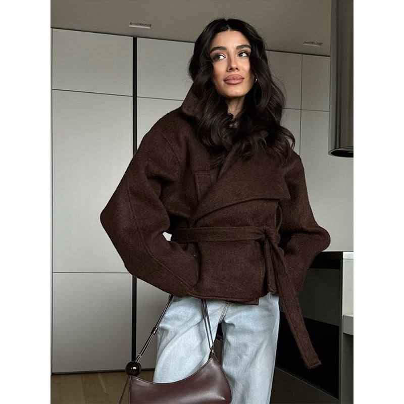 Damen Oversize Kurzmantel aus Wollmix mit Bindegürtel und Stehkragen Echoarchiv