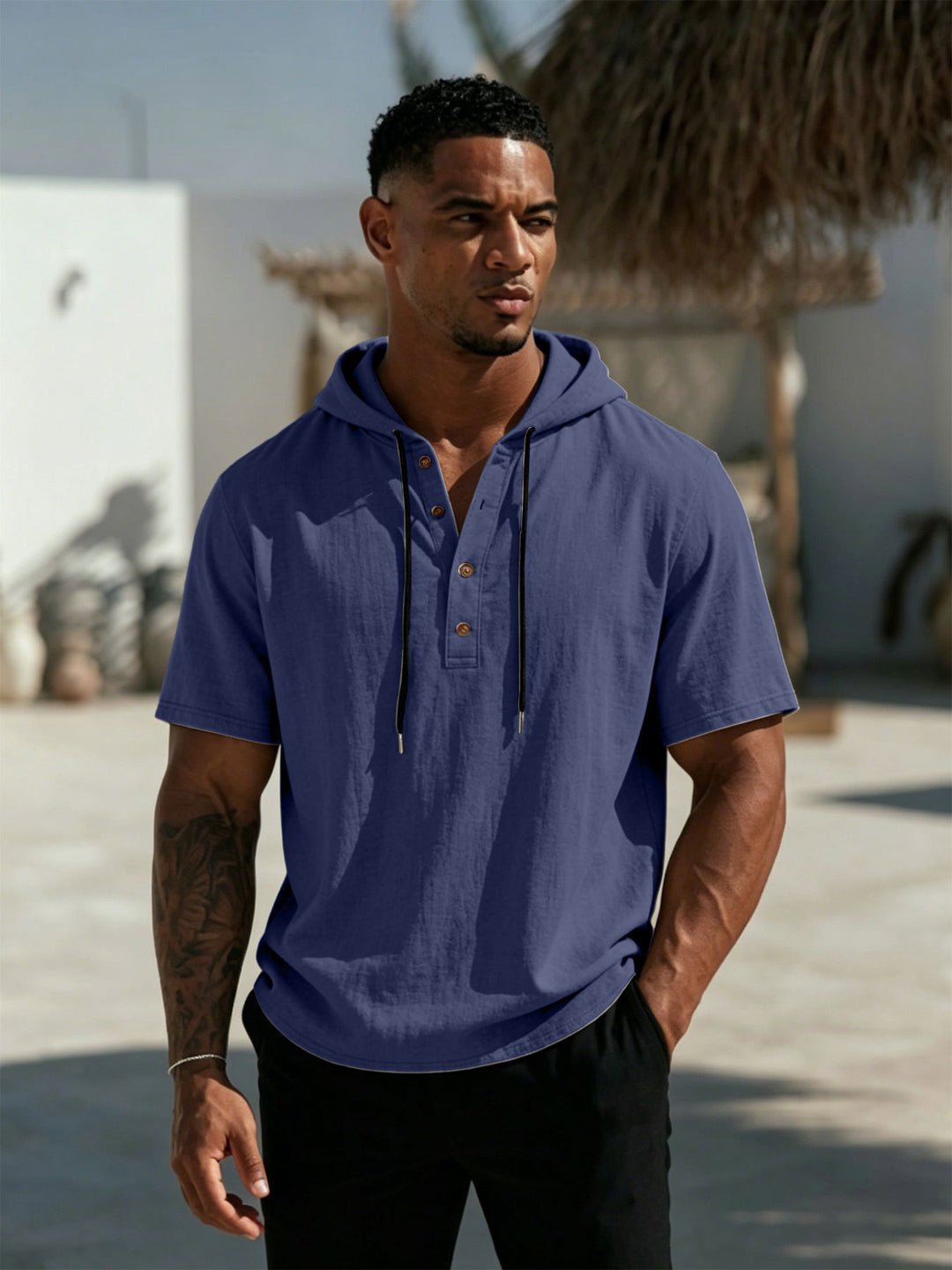 Herren Kurzarm-Hoodie-Henley aus Leinenoptik mit Knopfleiste – Cavarno