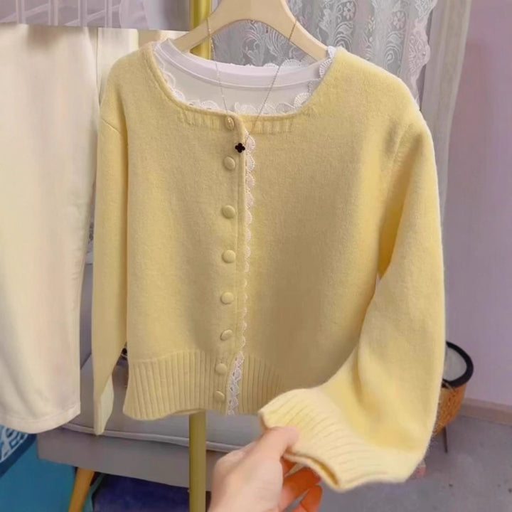 Damen Verspielte Strickjacke mit Spitzenelementen Echo Archiv