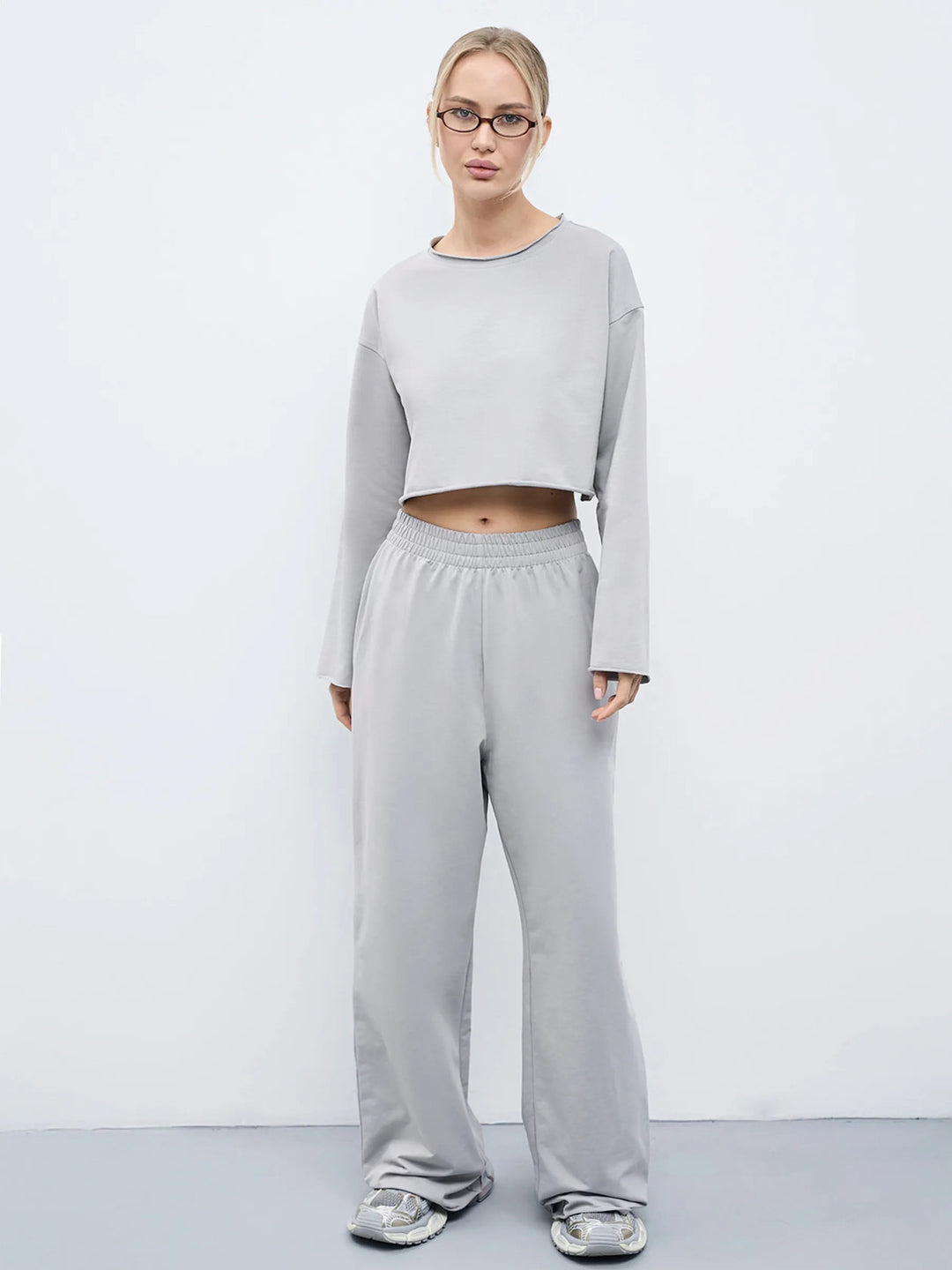 Damen Kurzgeschnittenes Sweatshirt und High-Waist Relax-Jogginghose Set – Avérine