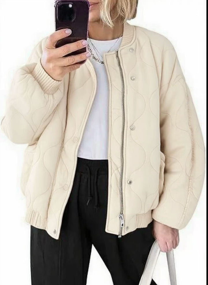 Damen Gepolsterte Oversize-Stepp-Bomberjacke mit Rippbündchen und dekorativer Ziersteppung Echo Archiv