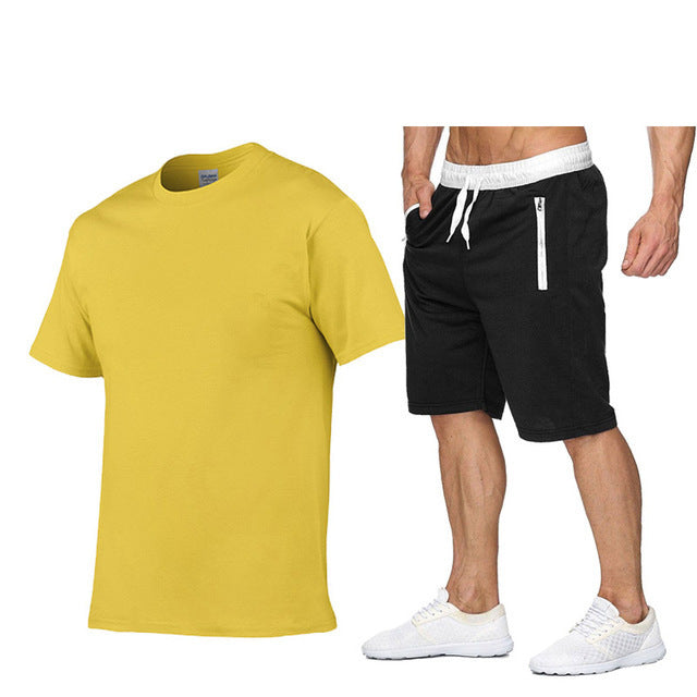 Herren sportliches T-Shirt und bequeme Shorts im lässigen Stil Echoarchiv