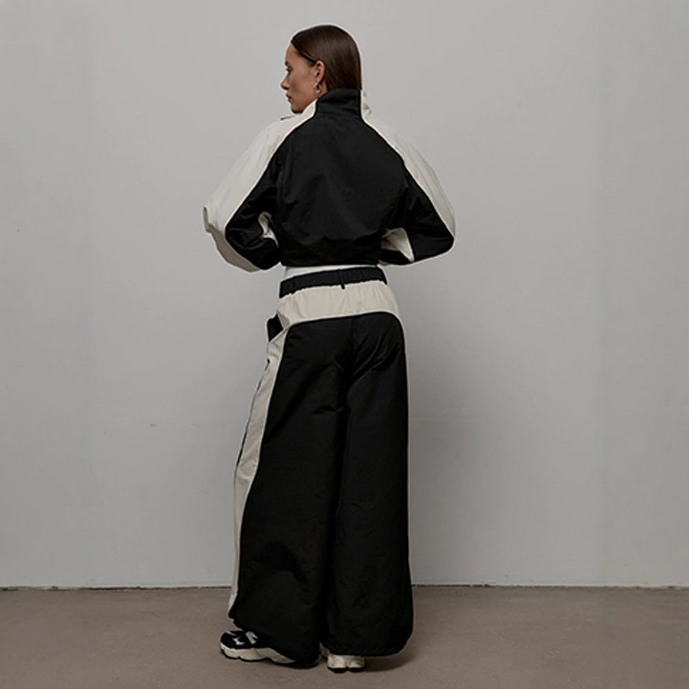 Damen nan sportive Oversize-Trackjacke mit hohem Stehkragen und Raglanärmeln Echo Archiv