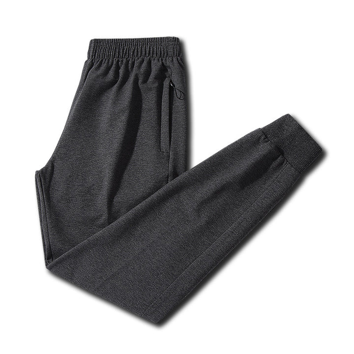 Herren Slim-Fit Trackhose mit seitlichen Kontraststreifen, Reißverschlusstaschen und elastischem Bund – Sorevano